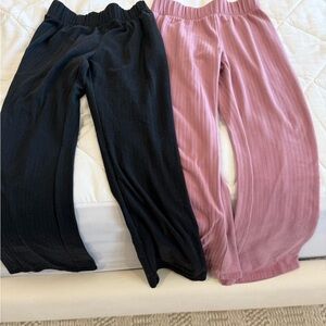 Gap Kids Black and Mauve Ribbed Lounge Pants
Size M (8)